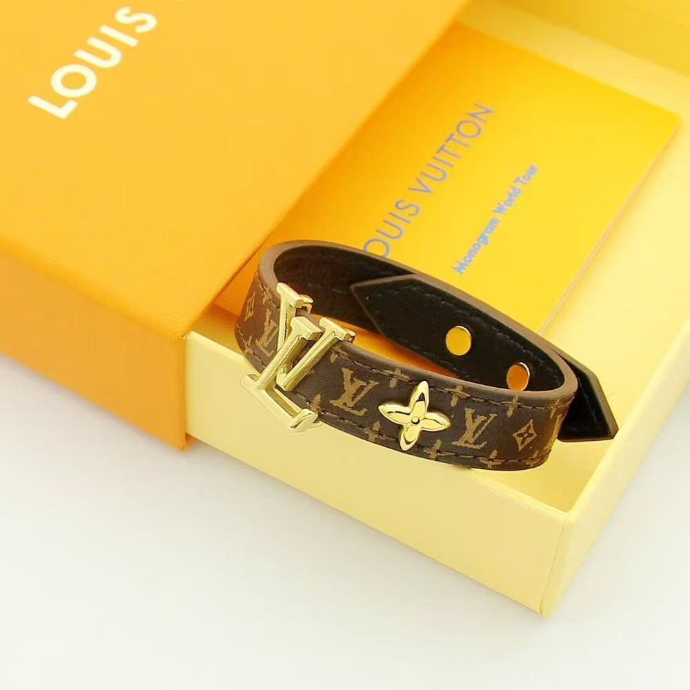 l0vis Vvtt0n bracelet