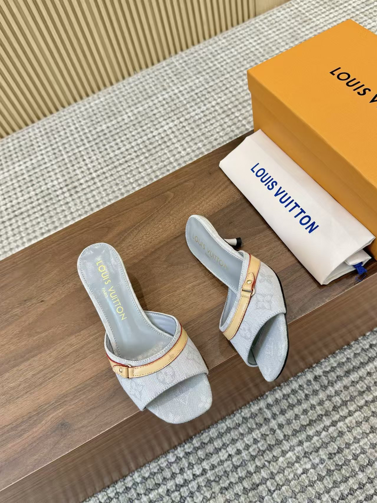 UA LV 6AM Mule