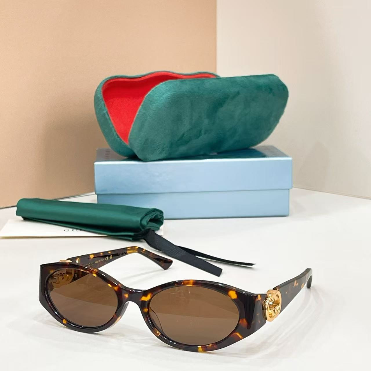 Gvc*1 glasses