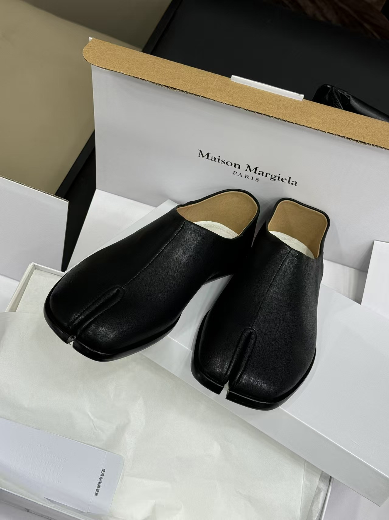 ua ma1s0n Marg*e1a tabi babouches