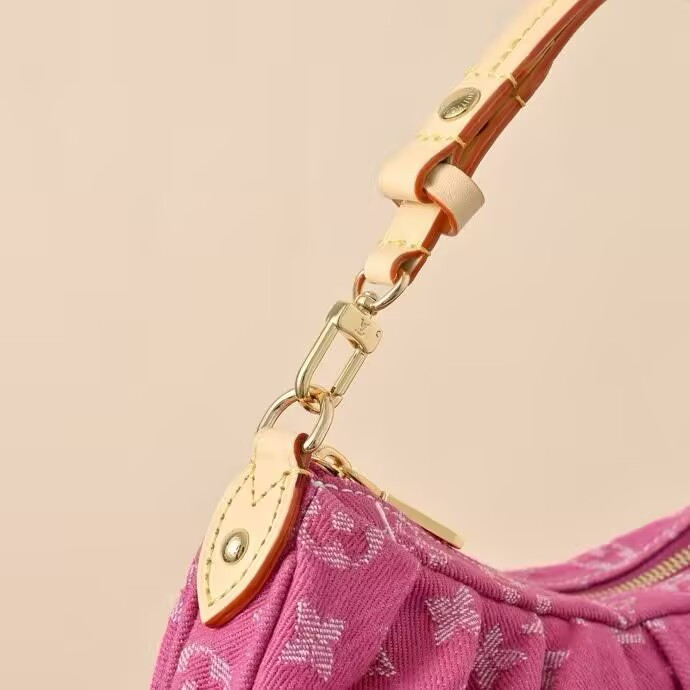 LV Pochette Valley M28327 15x7x21cm