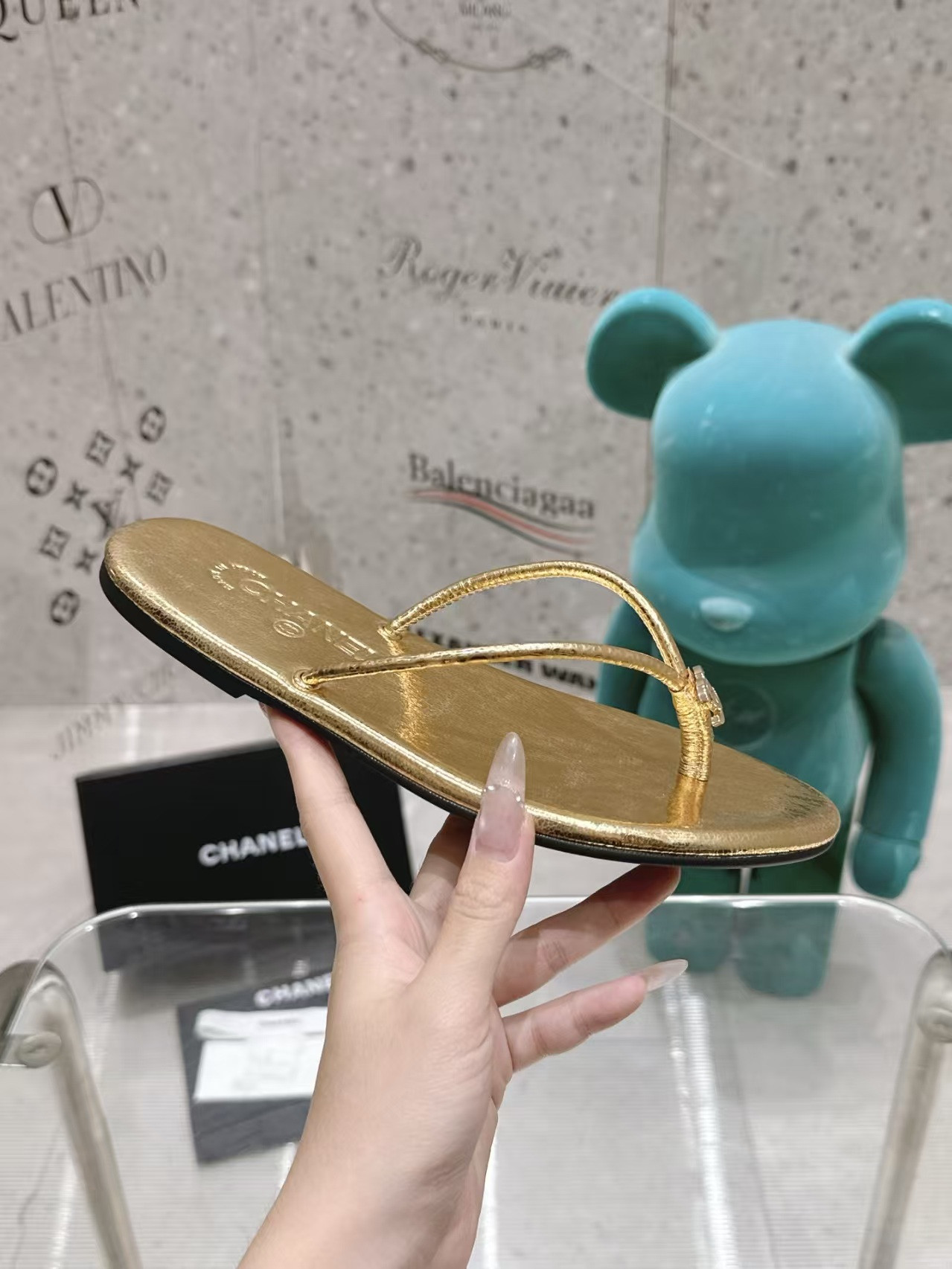 ua Ch**el slides