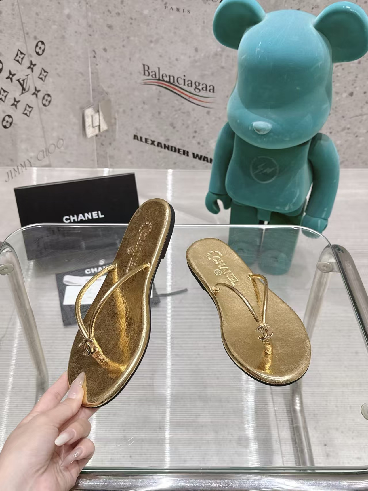 ua Ch**el slides