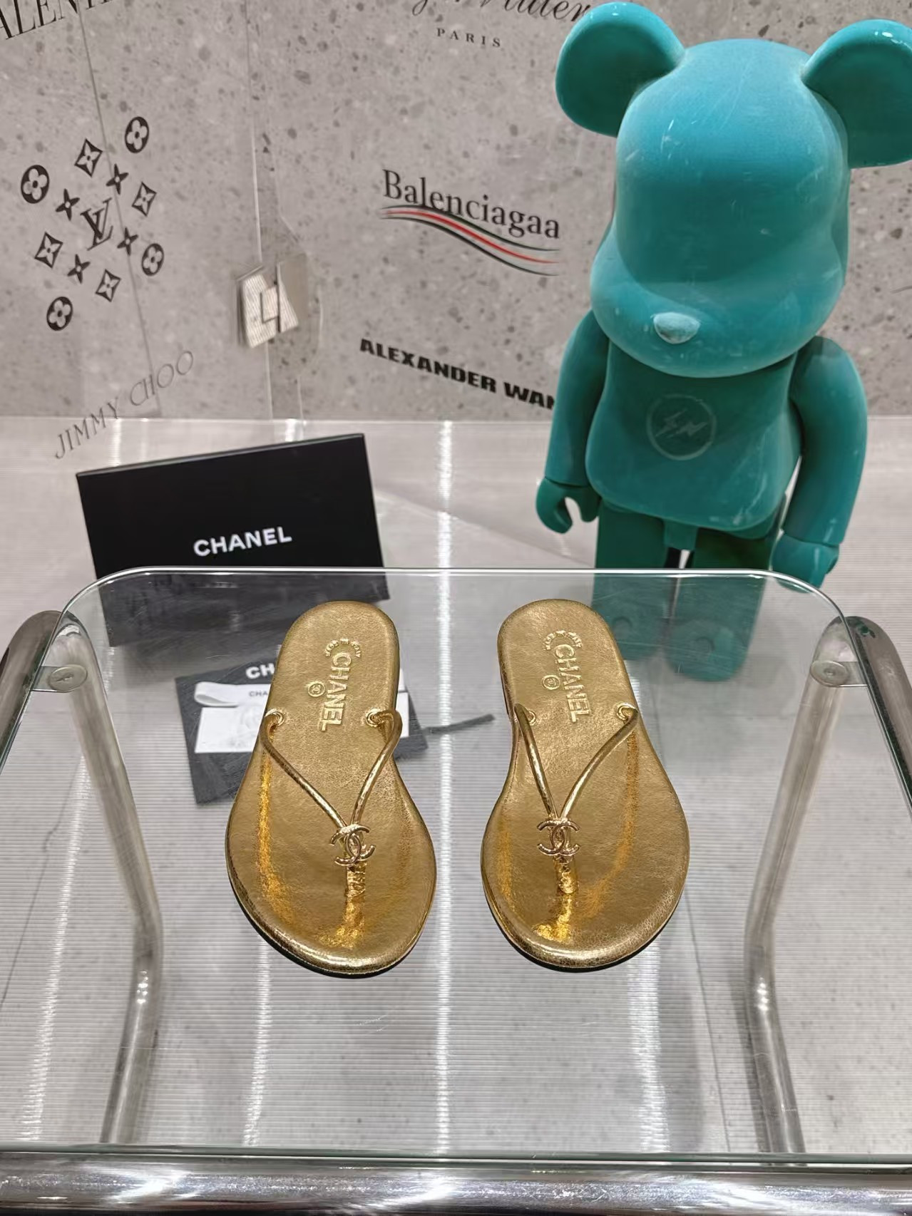 ua Ch**el slides