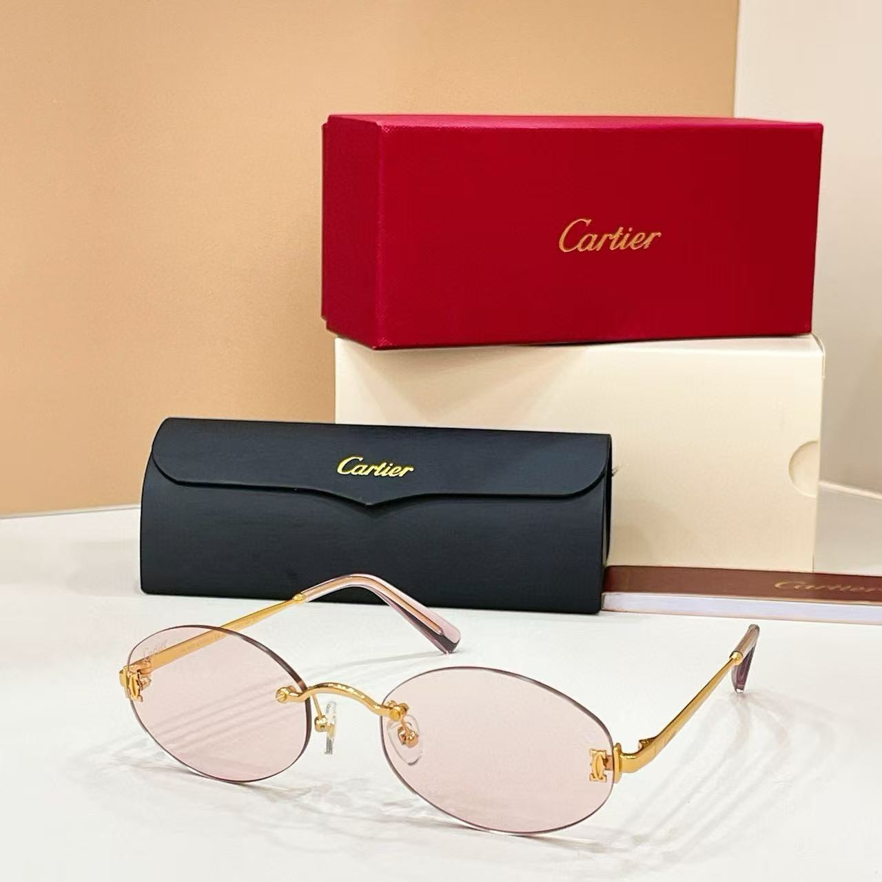 Ca*t1er glasses