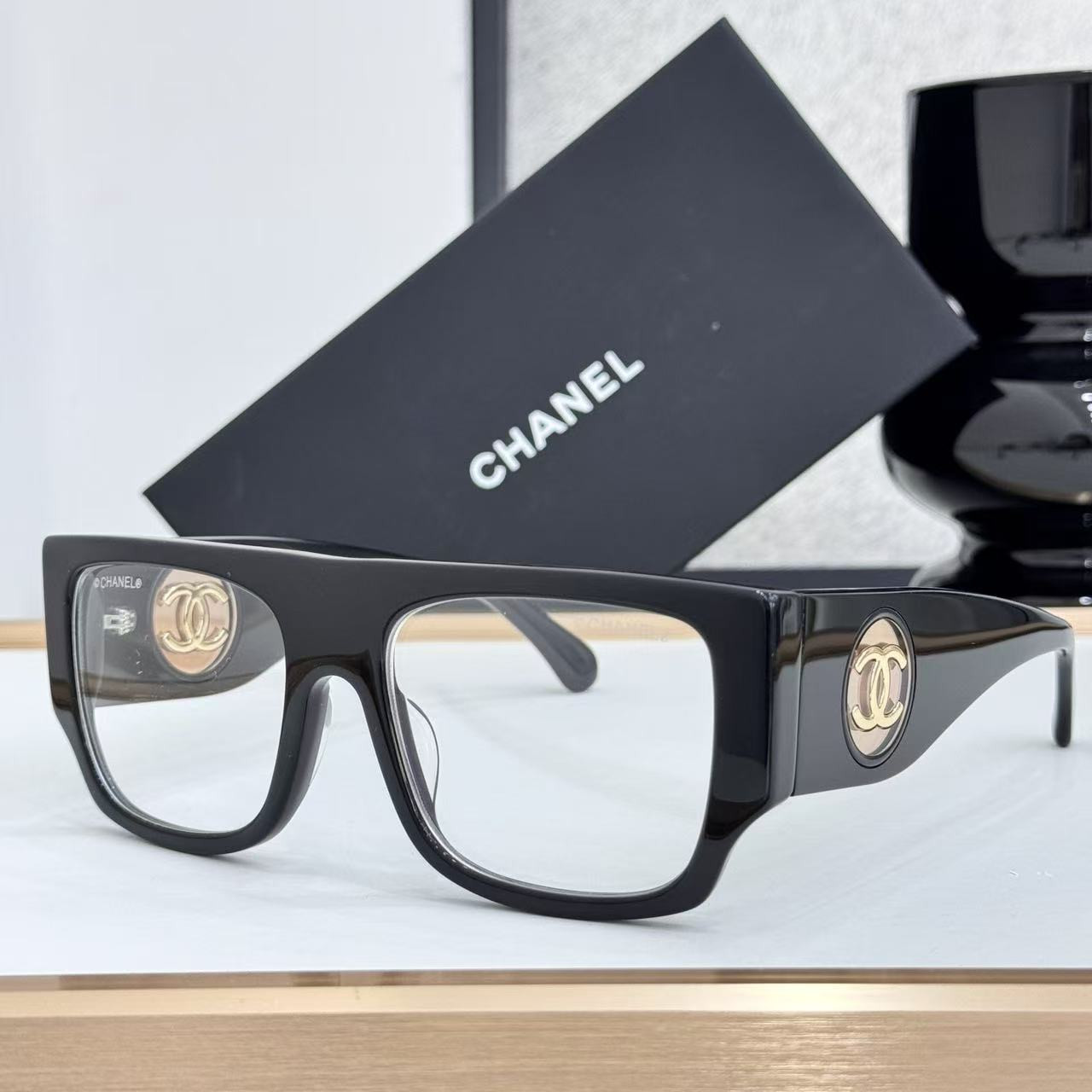 Ch**el glasses