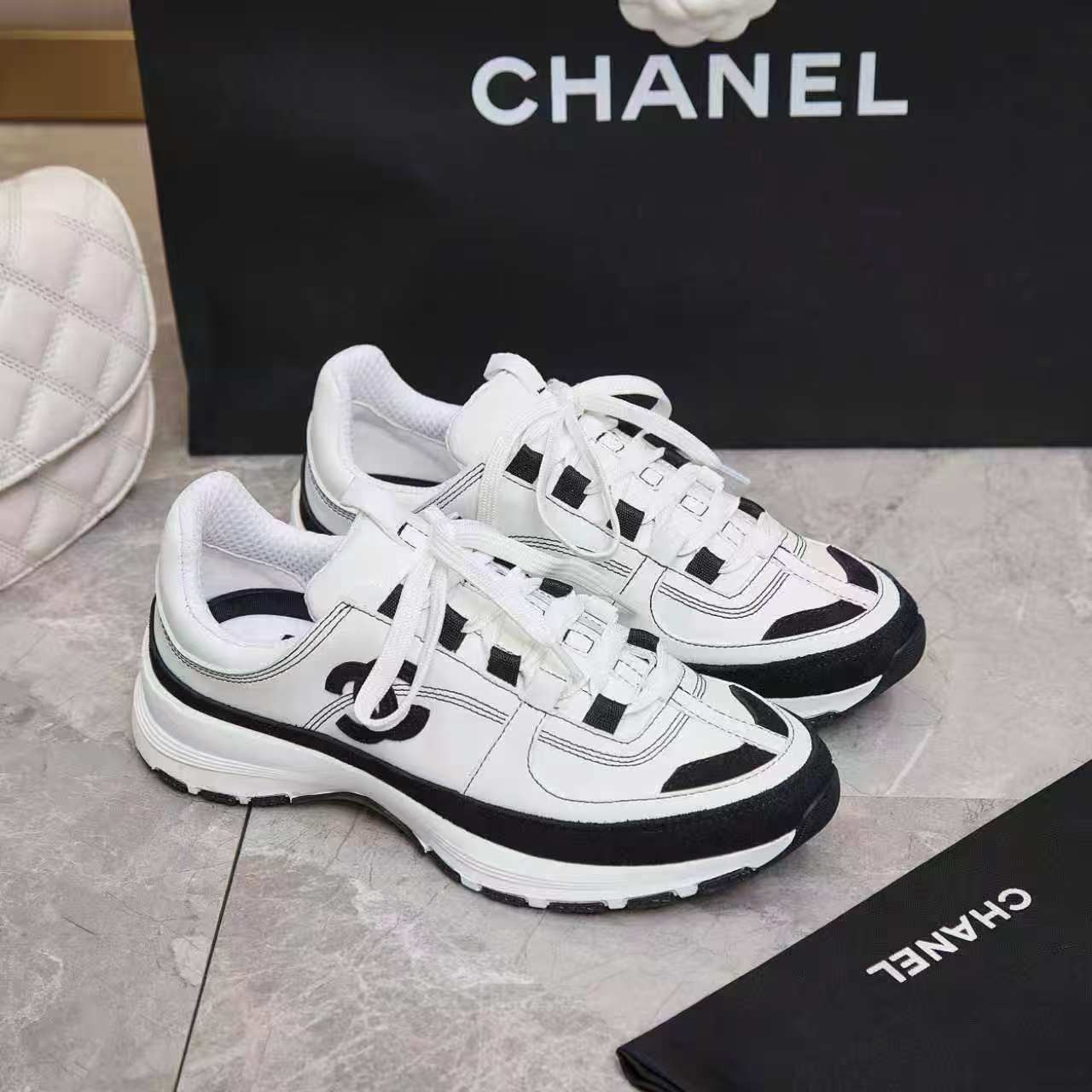 ua Ch**el sneakers