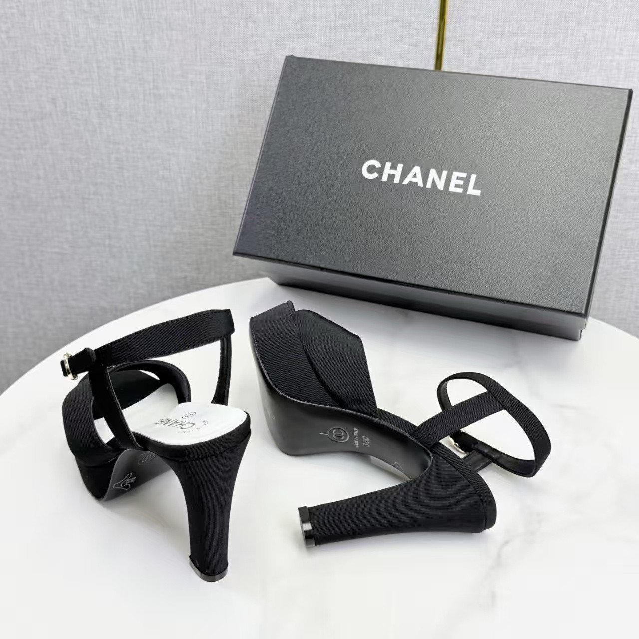 ua Ch**el sandals 11cm heel