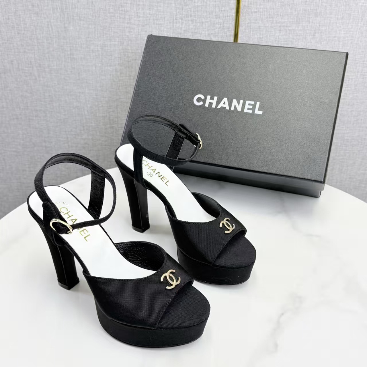 ua Ch**el sandals 11cm heel