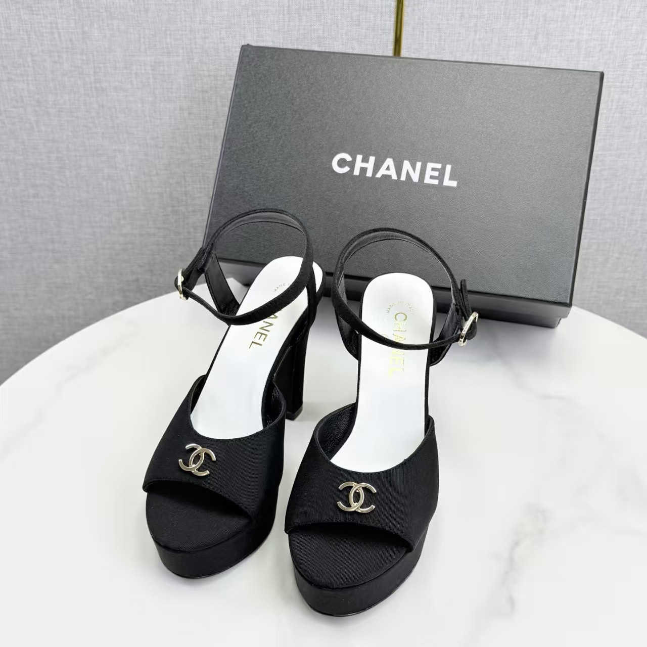 ua Ch**el sandals 11cm heel
