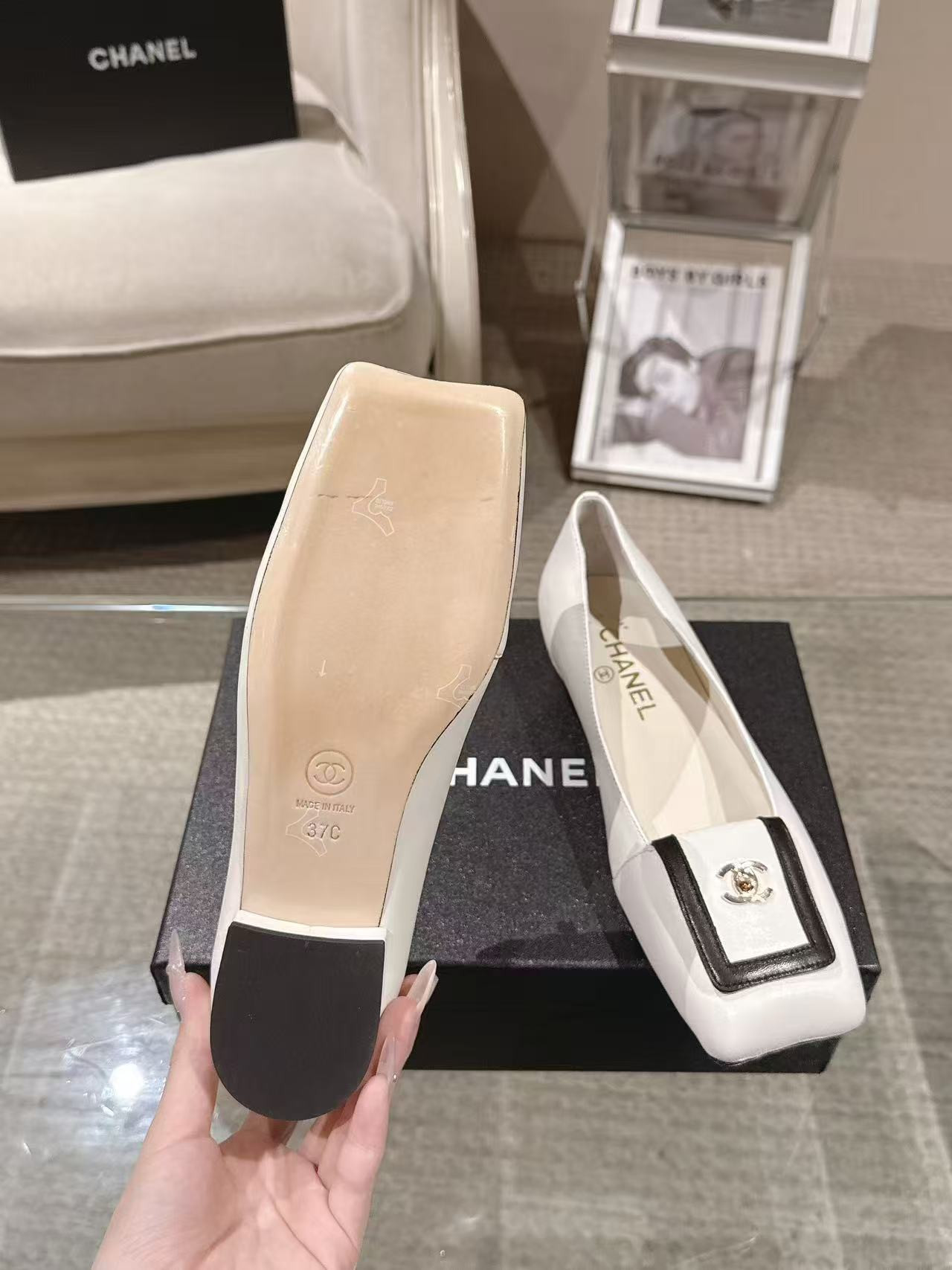 ua Ch**el flats