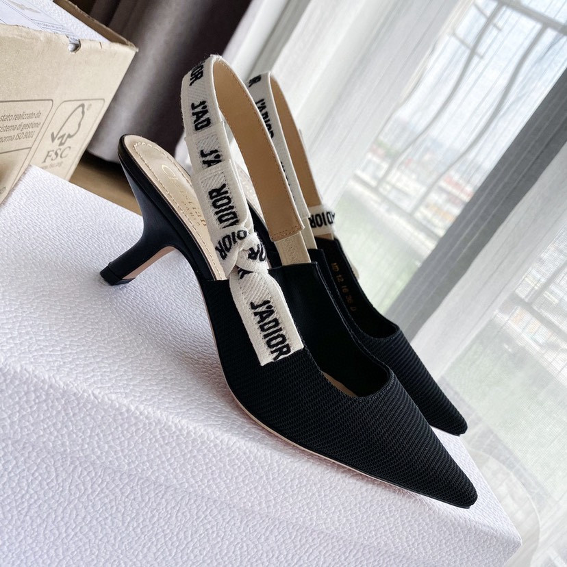 UA D10r J'AD10r Slingback Pump