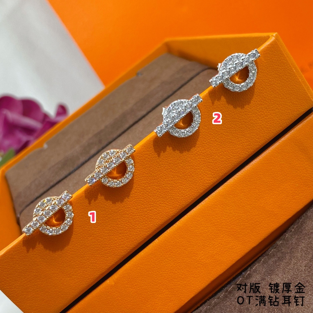 H**me5 OT fully D1am0nd-encrusted stud Earrings