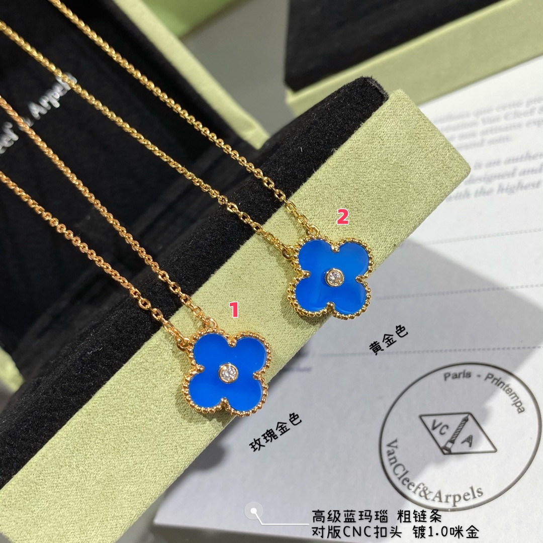 V*n Cl**f & Arpels Medium Sapphire Blue Agate Clover Necklace Diameter approx 1.5cm,Chain length approx 40+5cm