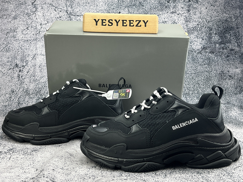 UA TRIPLE S SNEAKER SILVER BLACK