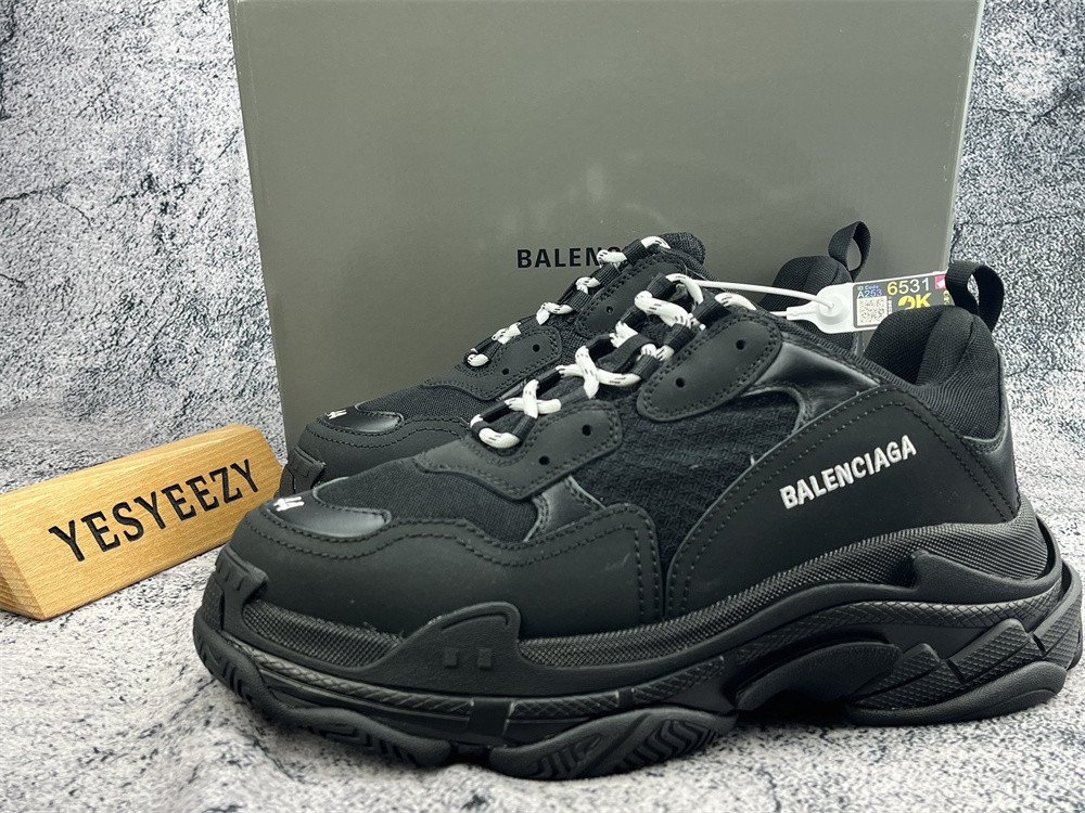 UA TRIPLE S SNEAKER SILVER BLACK