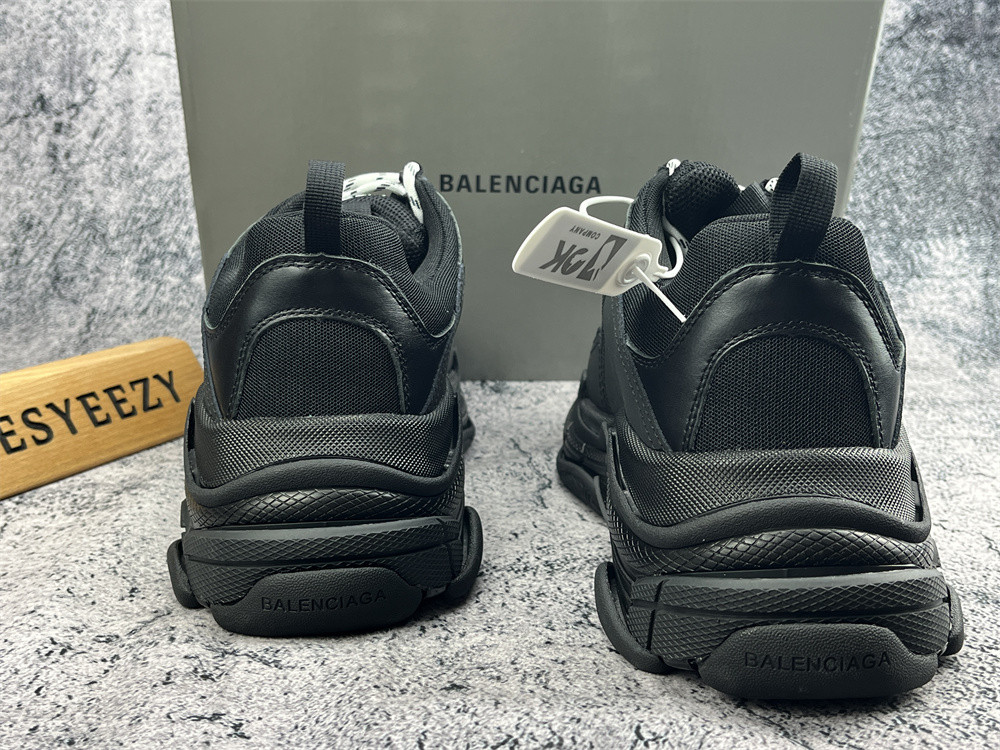 UA TRIPLE S SNEAKER SILVER BLACK