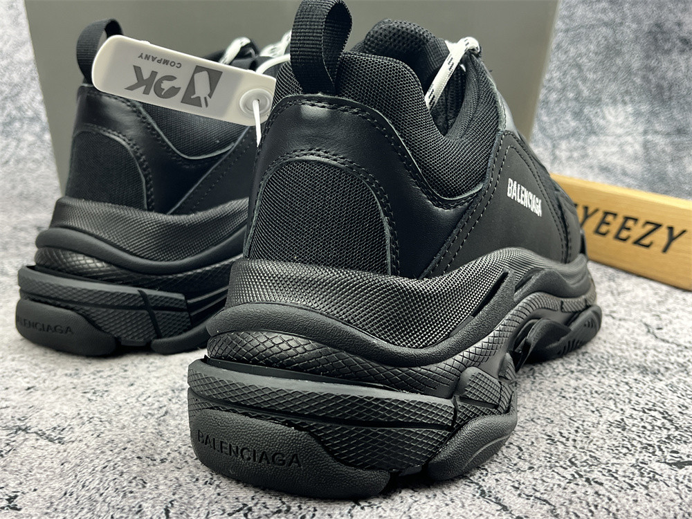 UA TRIPLE S SNEAKER SILVER BLACK
