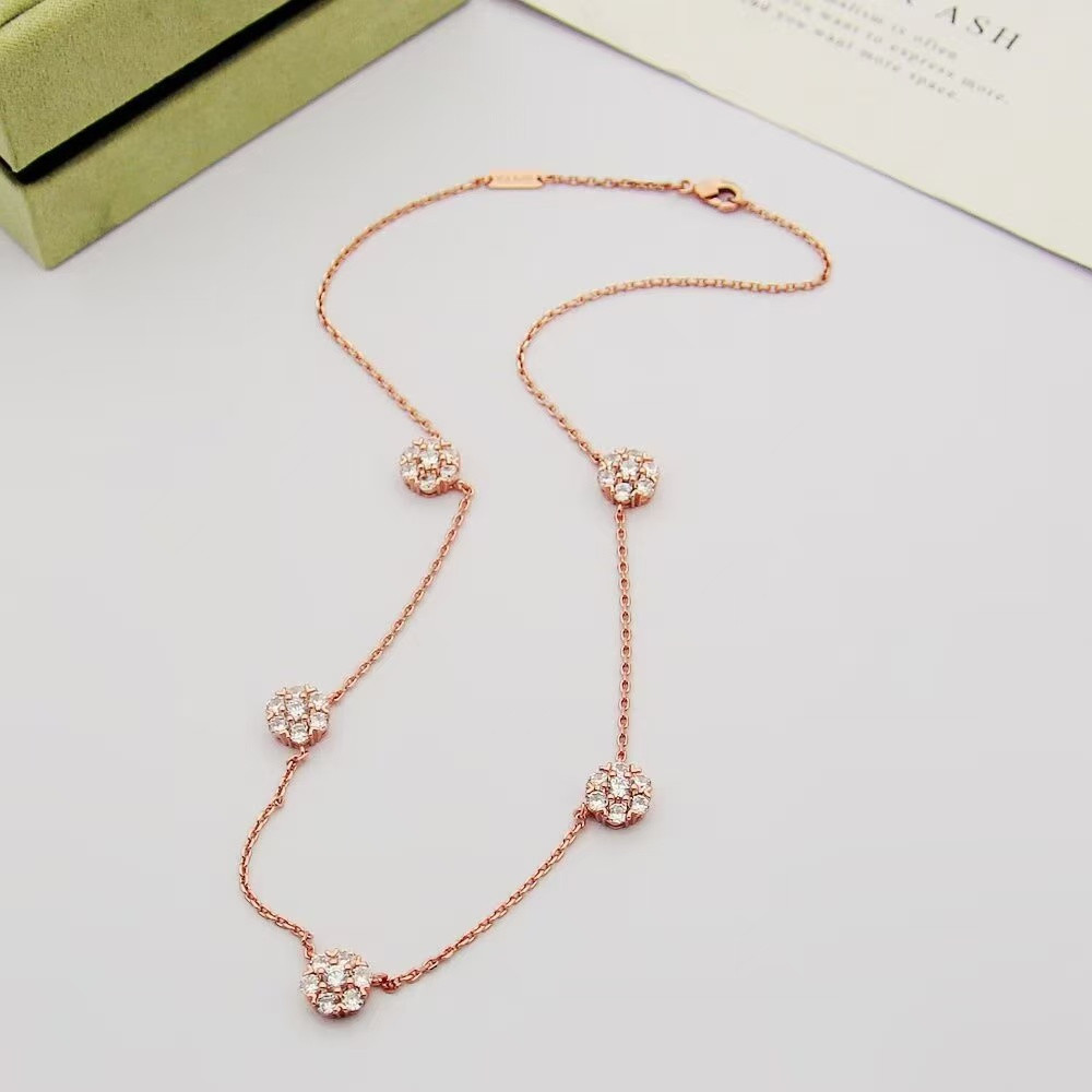 V*n Cl**f & arpels fleurette necklace
