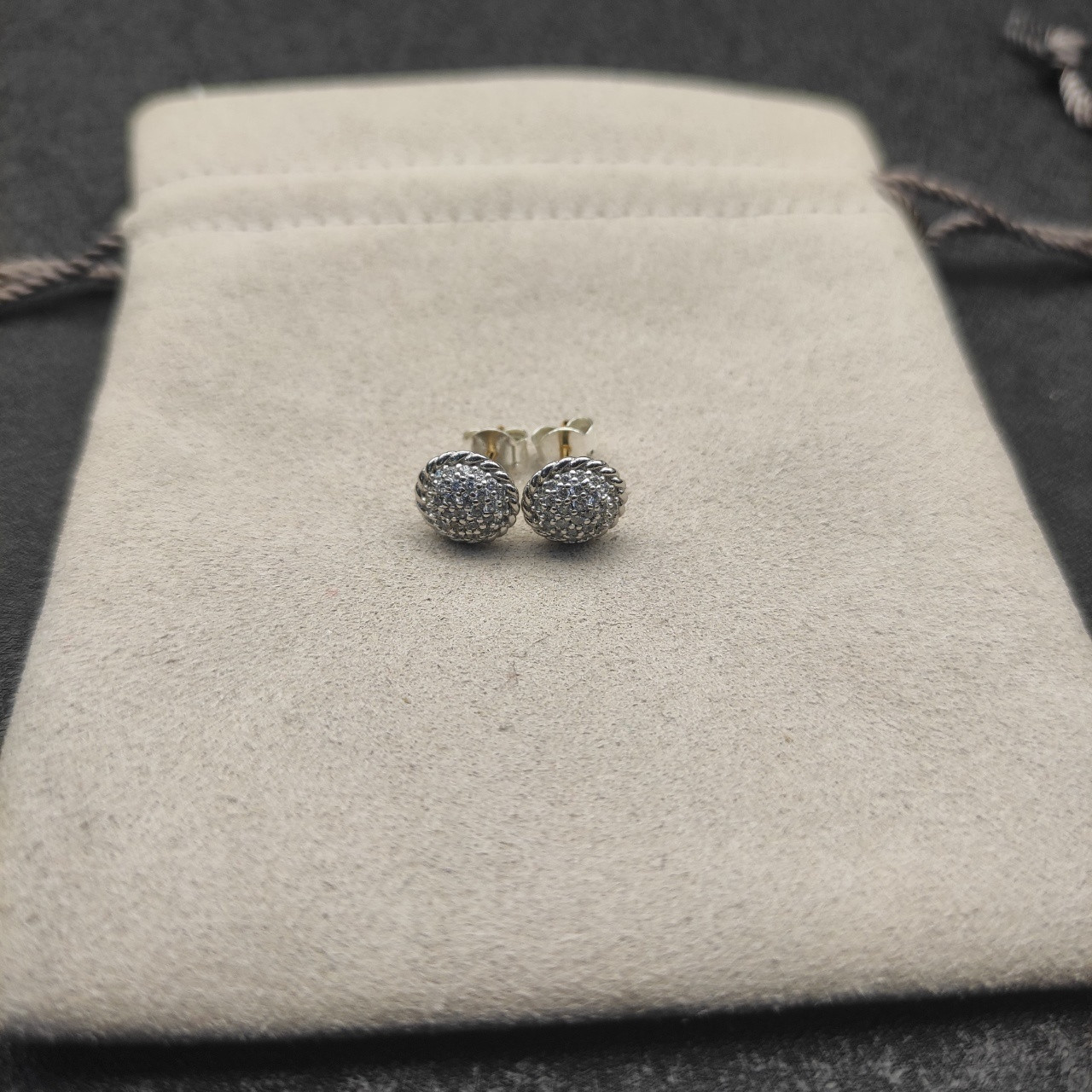 dau1d Yvrm*n 8.6mm round full d1am0nd earrings