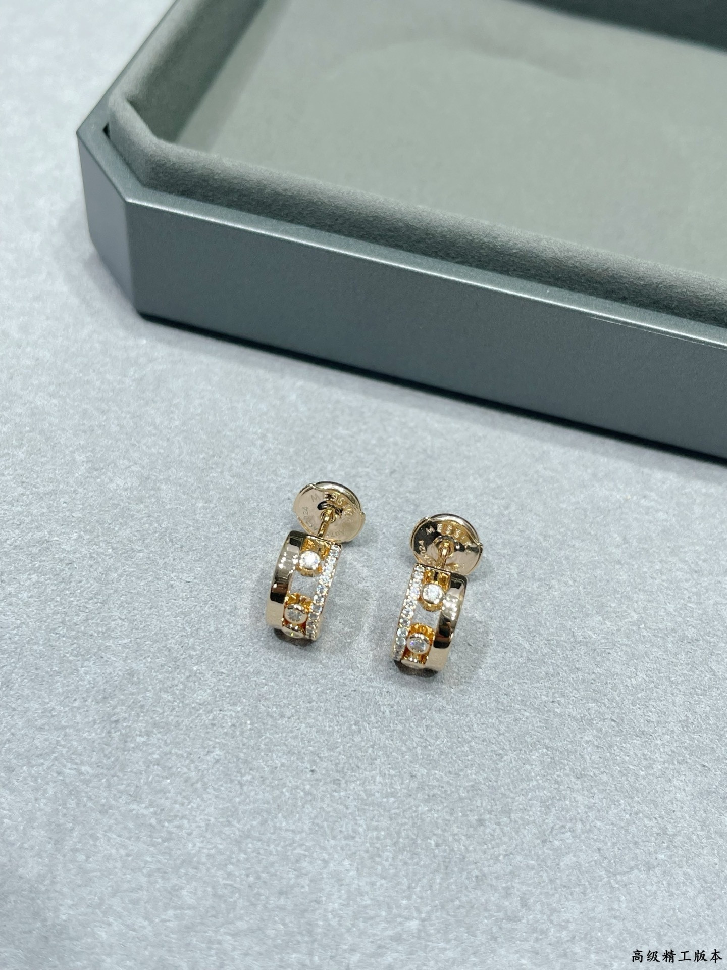Mes1kaa small half-d1am0nd stud earrings