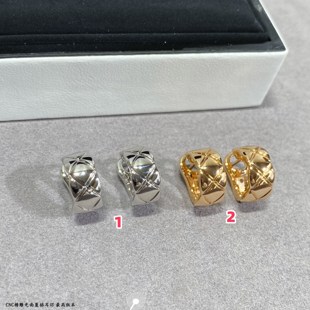 ch**el finely carved D1am0nd surfa*e earrings