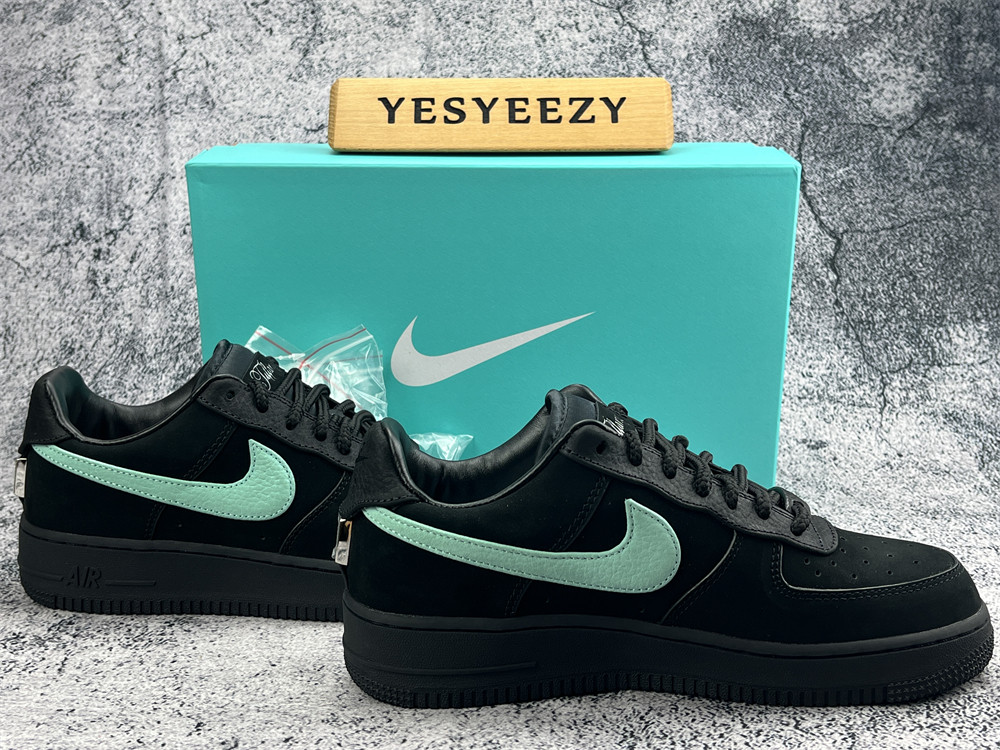 ua T*f*ny & co. x air force 1 low 