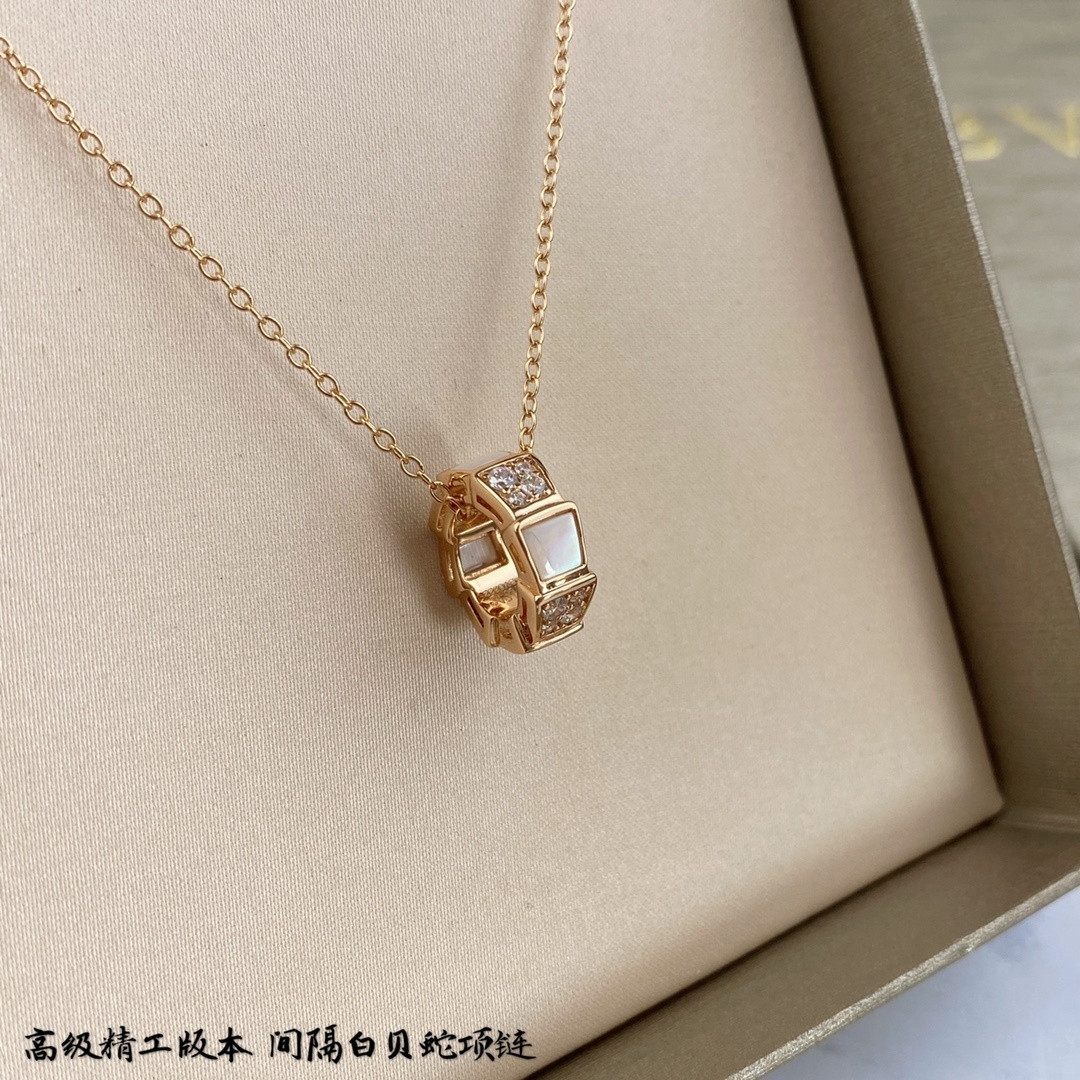 Bv1g*ai Necklace