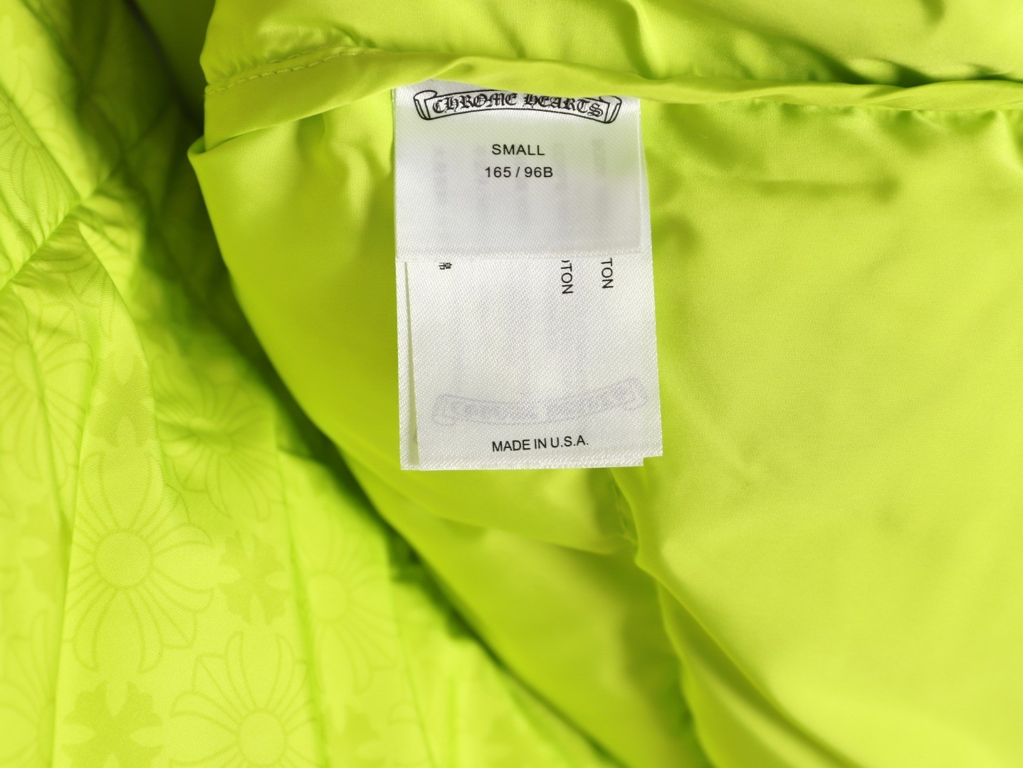 Ch*0me He**ts short puffer jacket