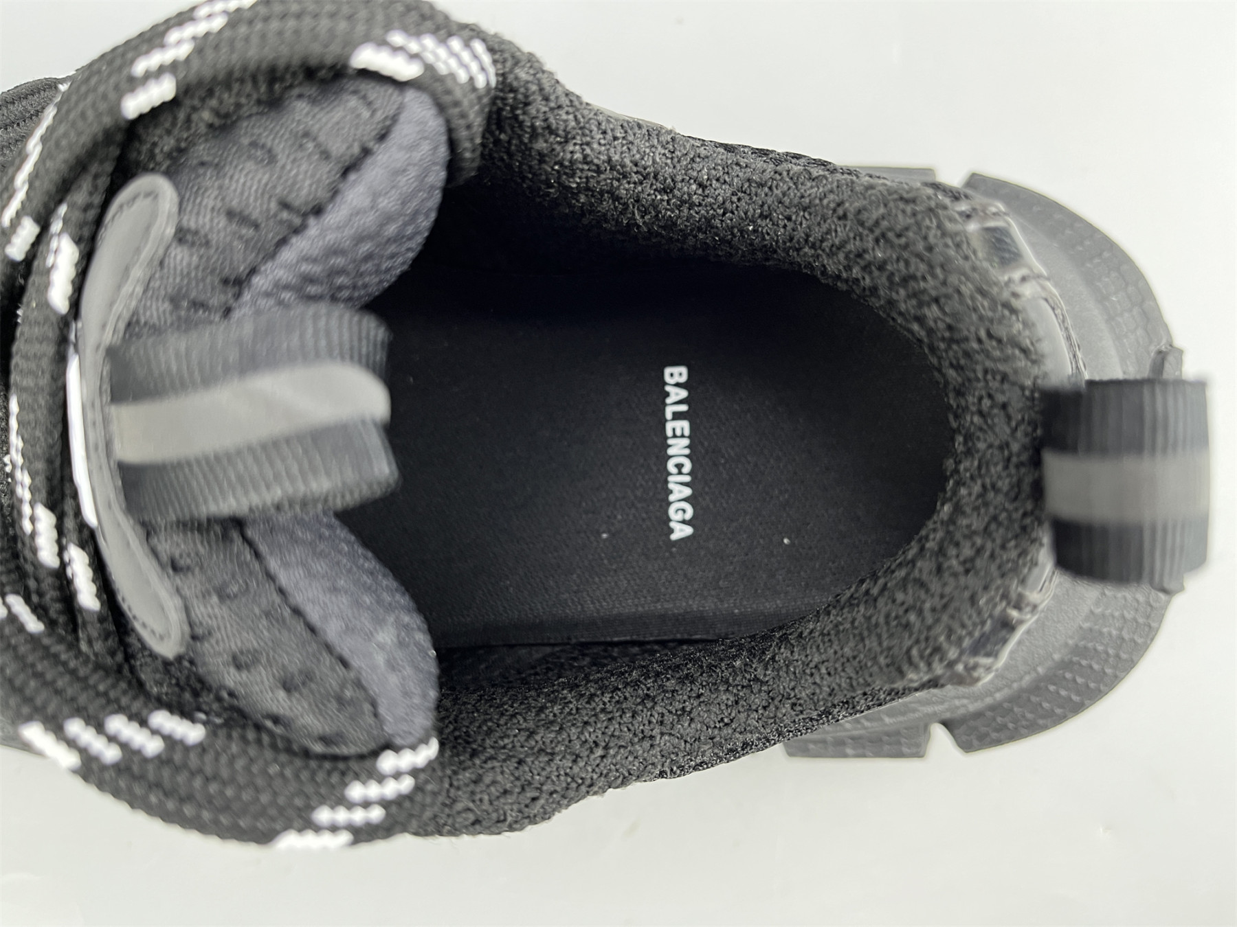 UA RUNNER ALL BLACK