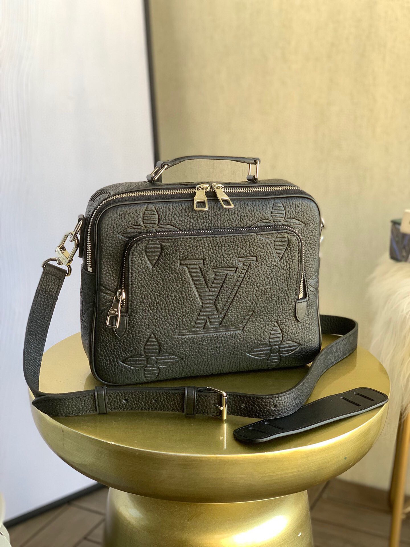 LV FLIGHT CASE M57287