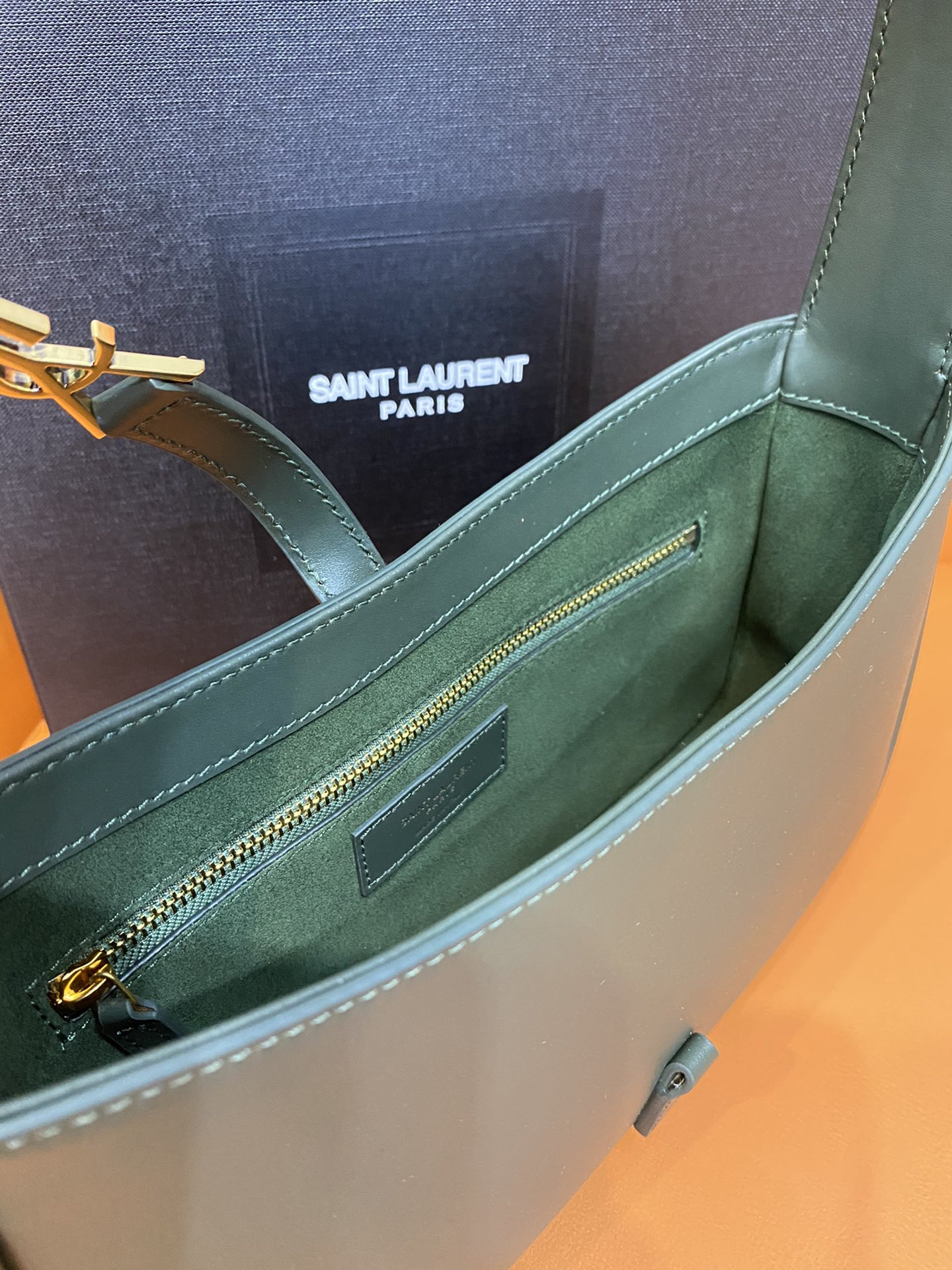 Y51 LE 5 À 7 IN SMOOTH LEATHER VERT FONCE  23 X 16 X 6.5 CM