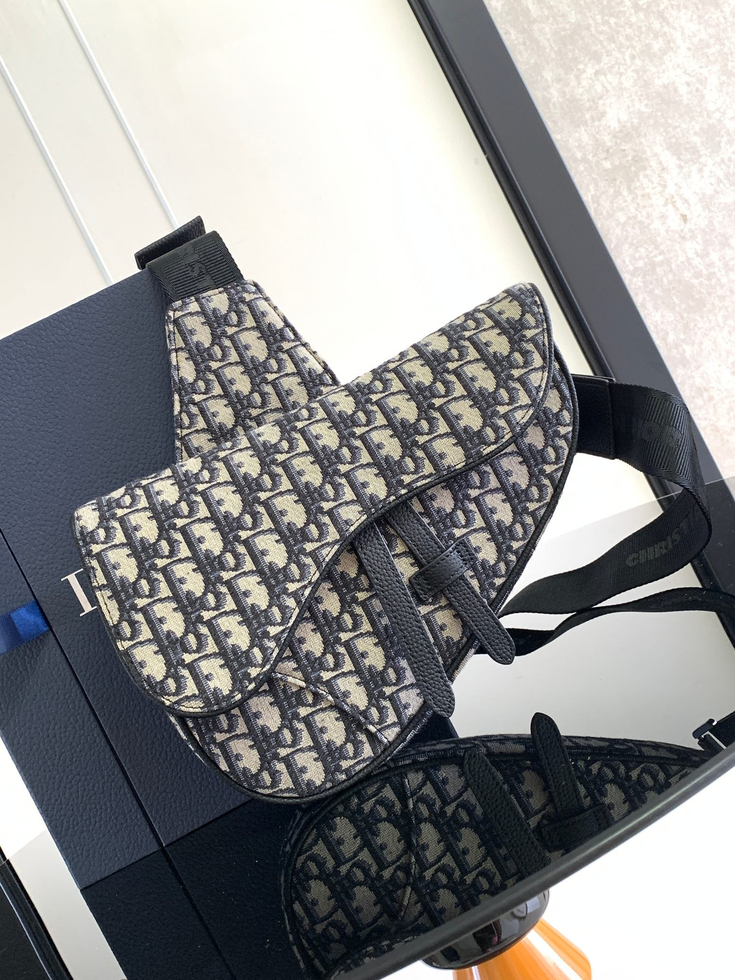 D10r Saddle Bag Beige and Black D10r Oblique Jacquard 26 x 19 x 4.5 cm