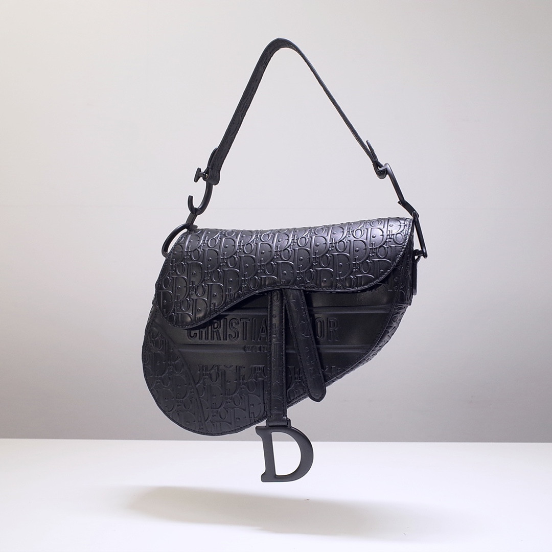 SADDLE BAG WITH STRAP Black D10r Oblique Embossed Calfskin 25.5x20x6.5cm