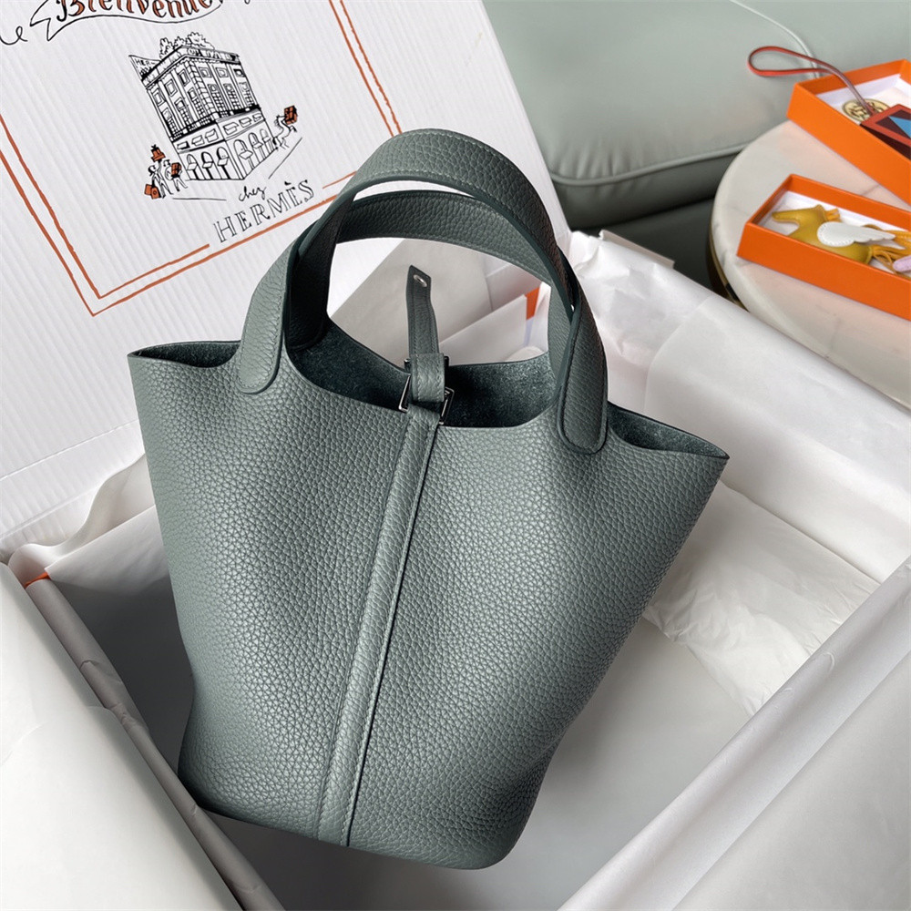 H**me5 Picotin 18cm almond green without original box