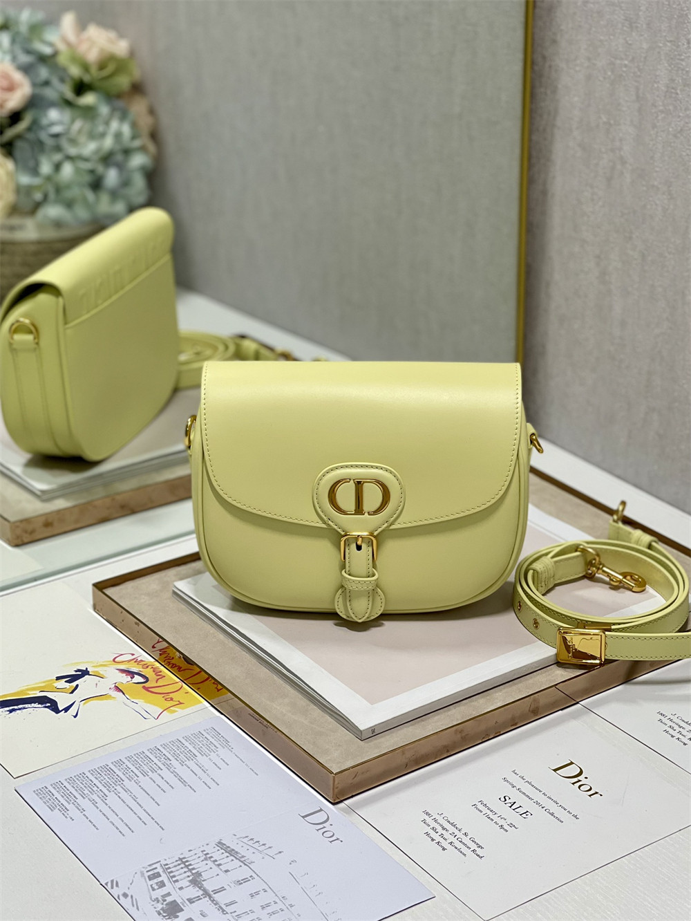 MEDIUM D10r BOBBY BAG Light Green Box Calfskin
