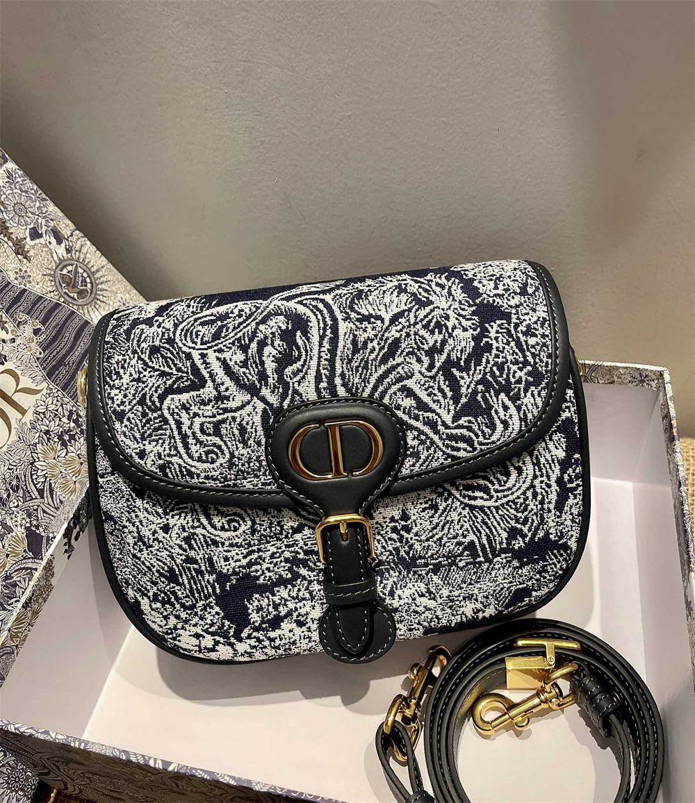 MEDIUM D10r BOBBY BAG white black D10r Oblique Jacquard