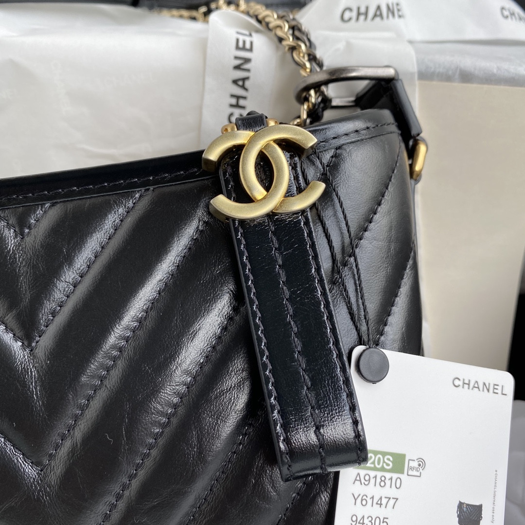 Ch**el Gabrielle SMALL BLACK 20 x 15 x 8cm