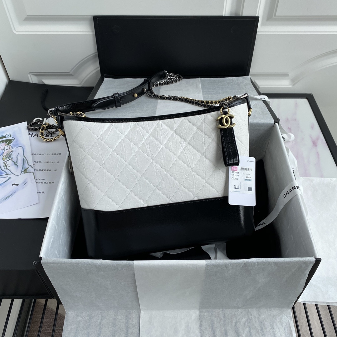 Ch**el Gabrielle MEDIUM WHITE BLACK 21 x 28 x 10cm