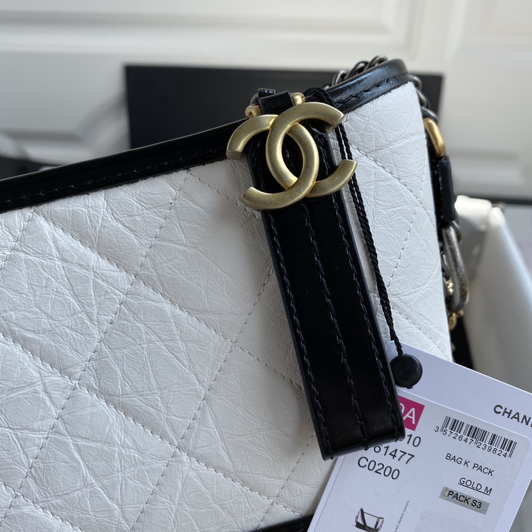 Ch**el Gabrielle SMALL WHITE 20 x 15 x 8cm