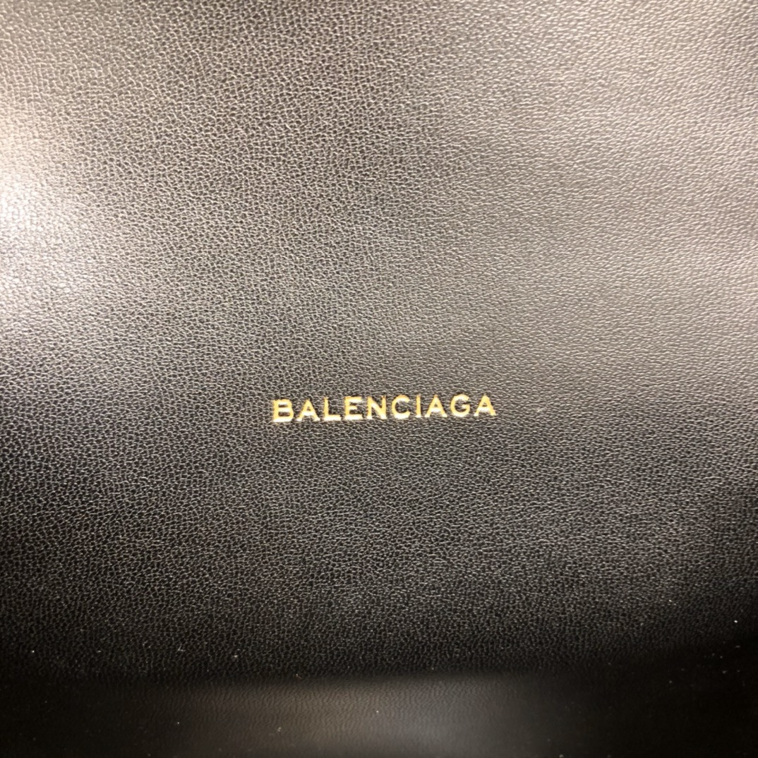 Ba1en*iaga WOMEN