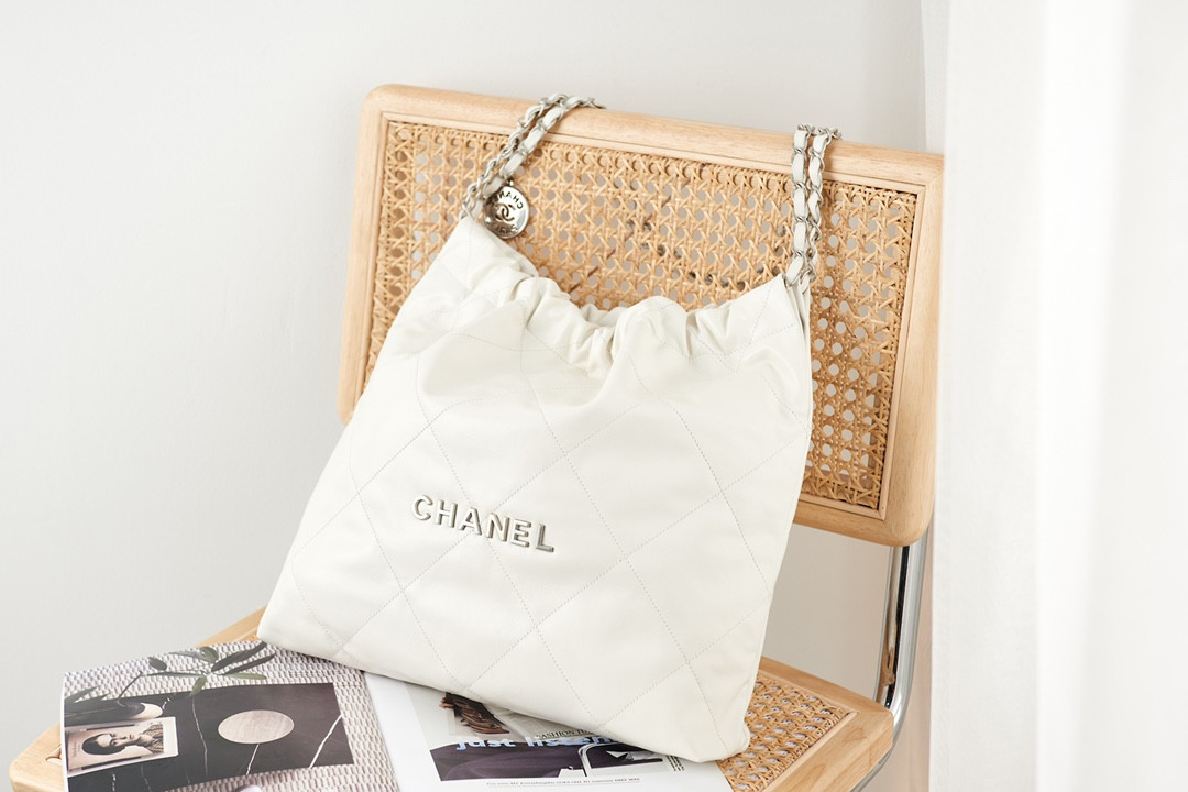 Ch**el 22 HANDBAG Metallic Shaded Calfskin & Silver-Tone Metal White 15.2×16.4×3.1 in