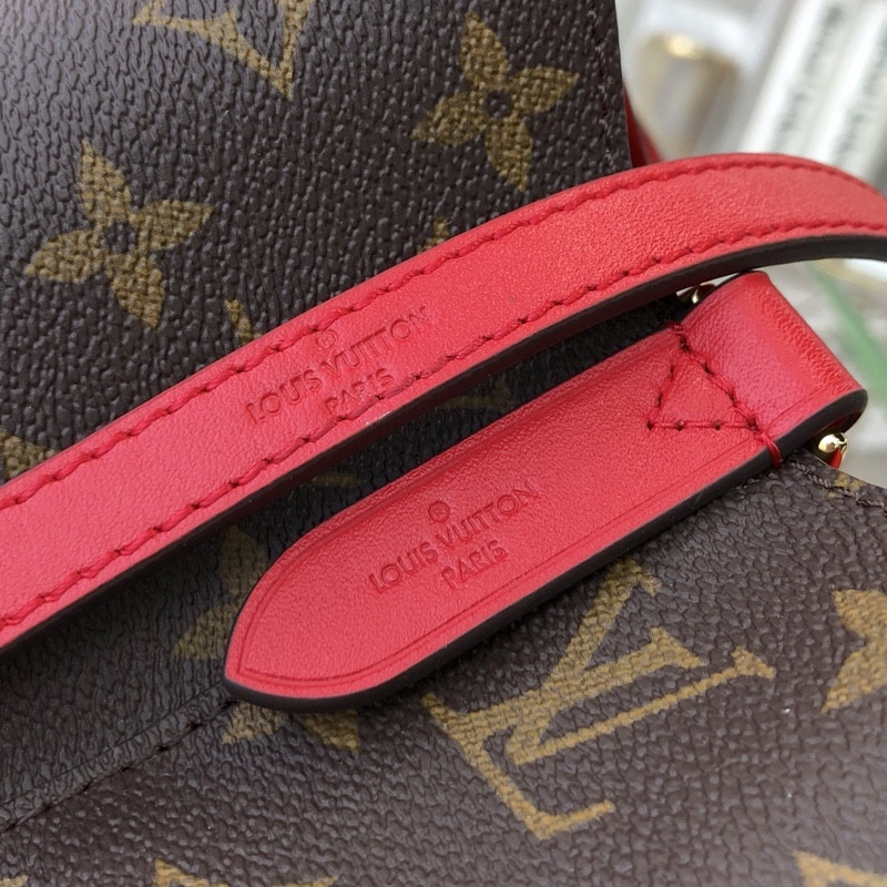 LV NéoNoé MM M44021 10.2 x 10.2 x 6.9 inches