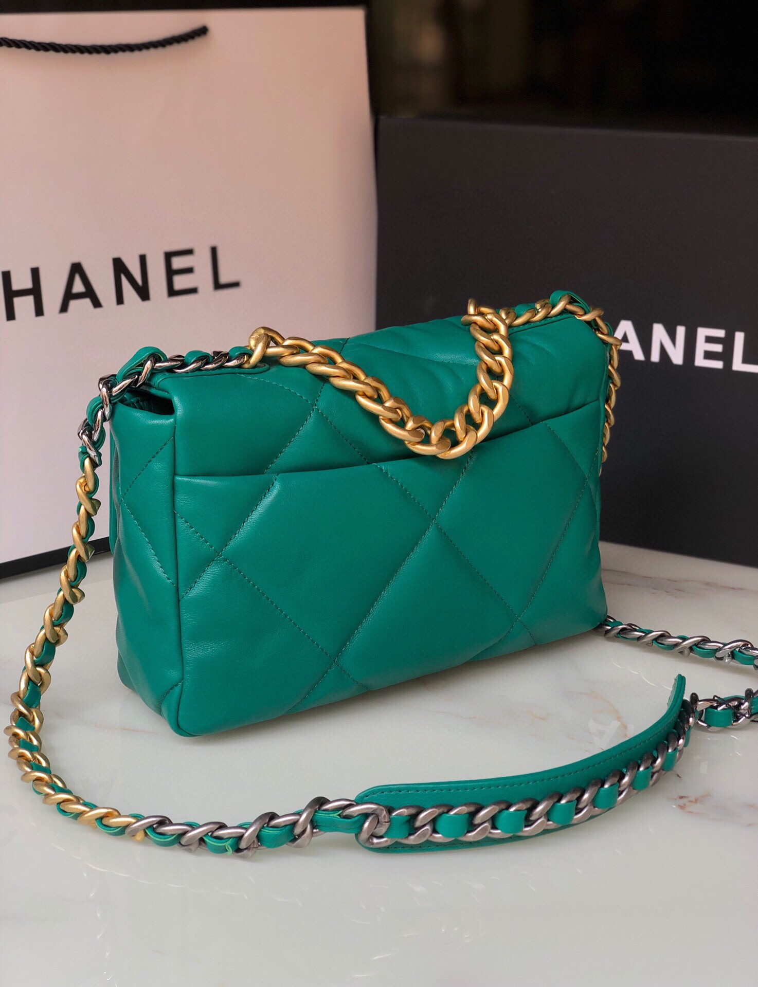 Ch**el 19 HANDBAG Shiny Leather, Gold-Tone, Silver-Tone & Ruthenium-Finish Metal Green 6.2 × 10.1 × 3.5 in