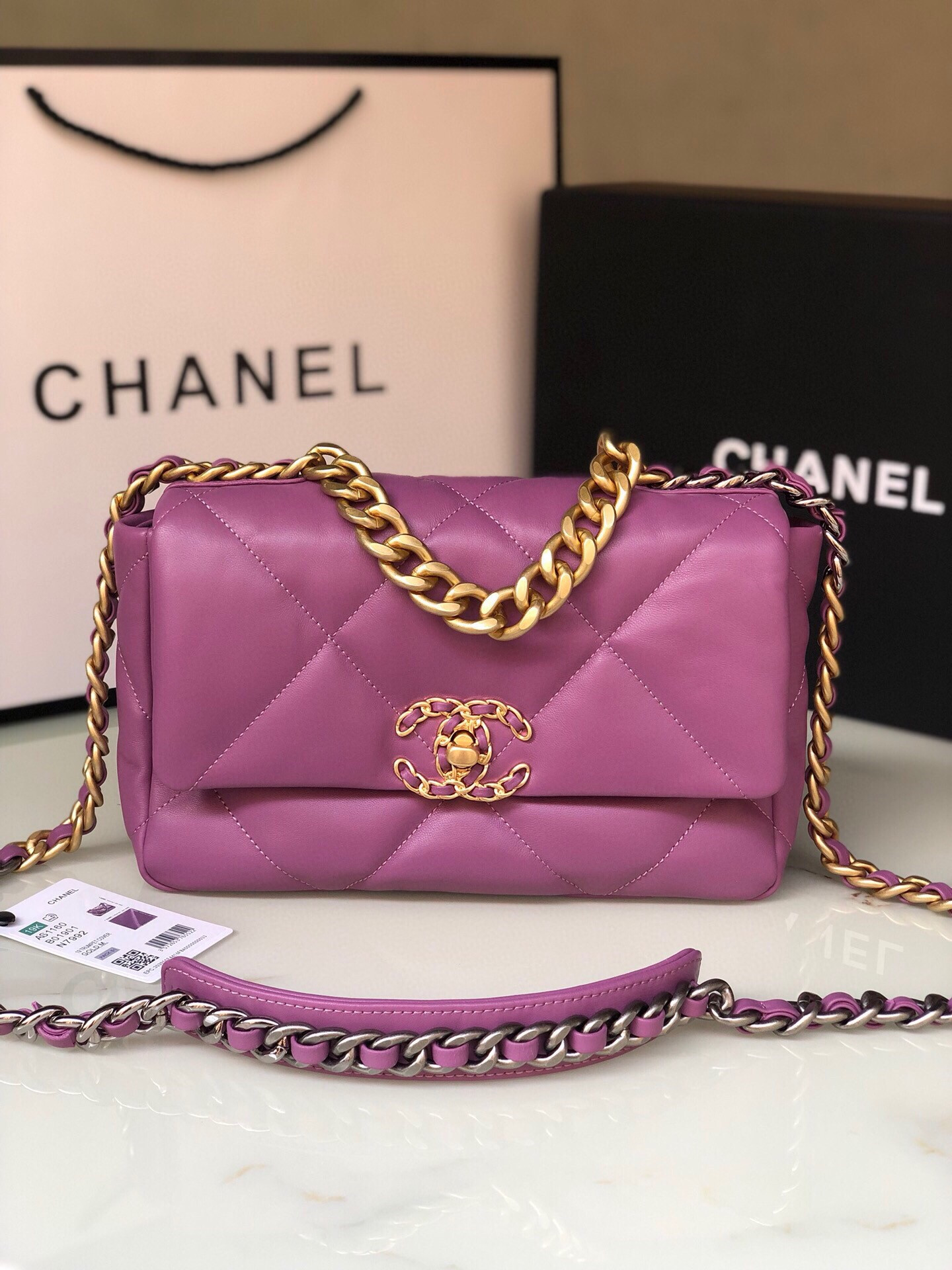 Ch**el 19 HANDBAG Shiny Leather, Gold-Tone, Silver-Tone & Ruthenium-Finish Metal Purple 6.2 × 10.1 × 3.5 in