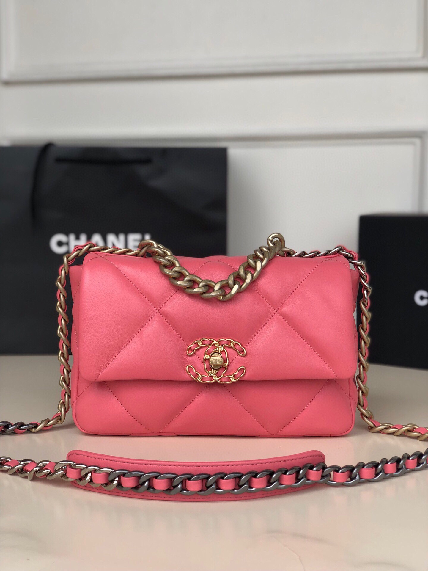 Ch**el 19 HANDBAG Shiny Leather, Gold-Tone, Silver-Tone & Ruthenium-Finish Metal Pink 6.2 × 10.1 × 3.5 in