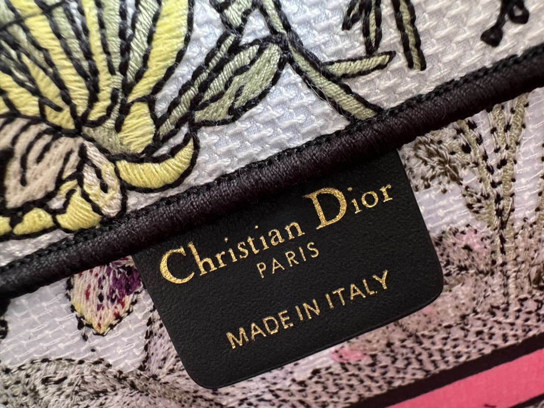 Small D10r BOOK TOTE WHITE MULTICOLOR MEXICO MILLEFIORI EMBROIDERY 10.5 x 8.5 x 5.5 inches