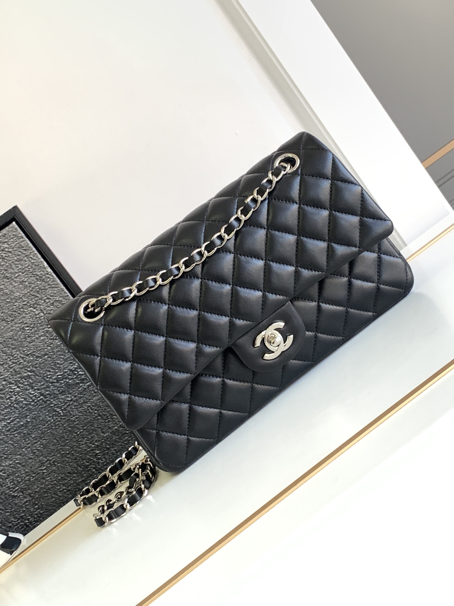 Ch**el CLASSIC HANDBAG GRAINED SHINY CALFSKIN & SILVER-TONE METAL BLACK 6 × 9.9 × 2.5 in