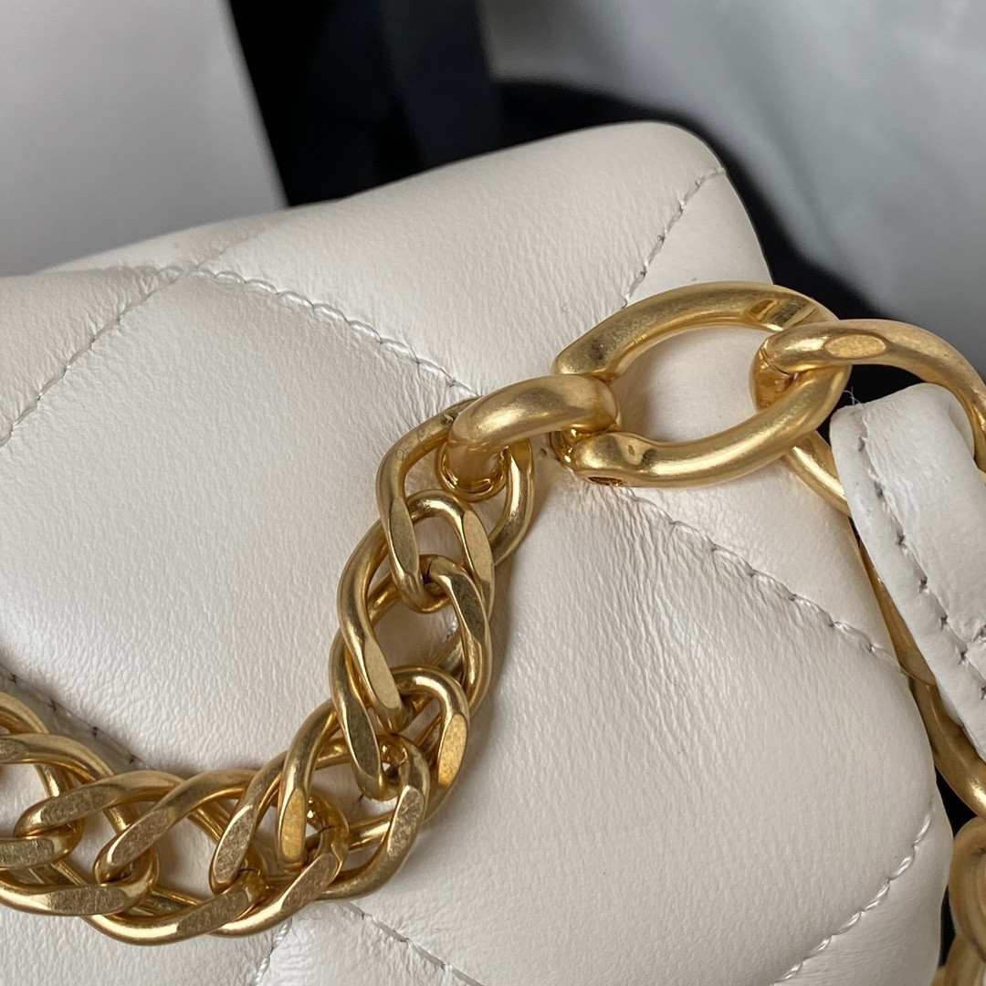 Ch**el SMALL CLASSIC HANDBAG GRAINED SHINY CALFSKIN & Gold-TONE METAL white 5.7 × 9 × 2.3 IN