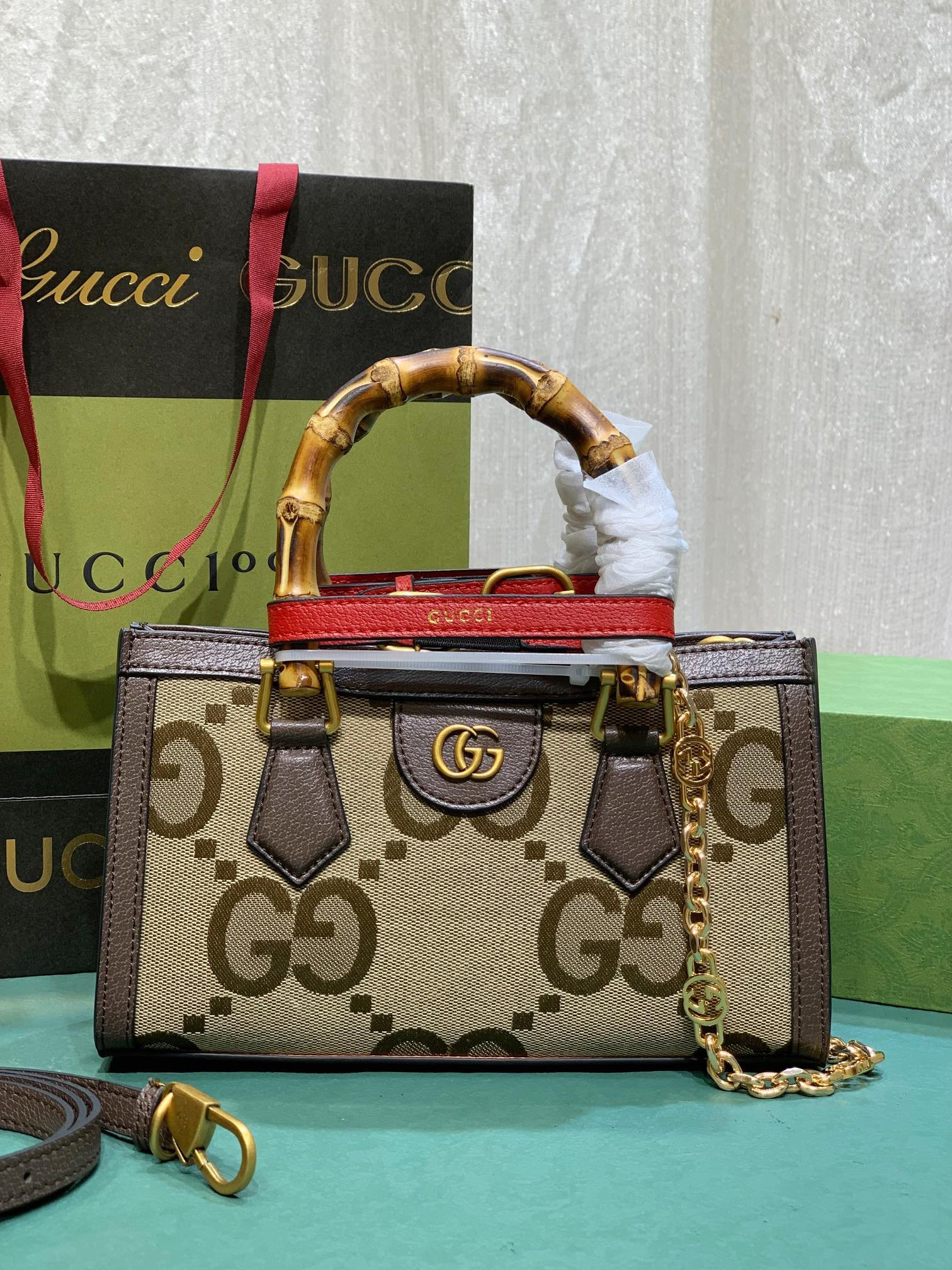 Gvc*1 DIANA SMALL SHOULDER BAG 25W x 16H x 9D CM